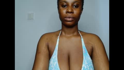 Snapshot of pinkxsugar chatting on 12, 10, 2025 pinkxsugar online show from 12, 10, 2025