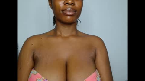 Snapshot of pinkxsugar chatting on 25, 11, 2025 pinkxsugar online show from 25, 11, 2025