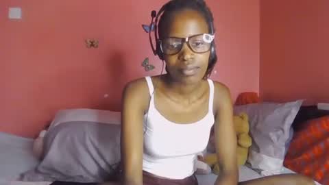 pinky_cockoo online show from 7, 5, 2026