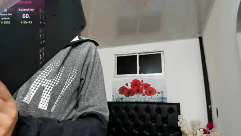 Snapshot of pinky_f00x chatting on 8, 6, 2026 pinky_f00x online show from 8, 6, 2026