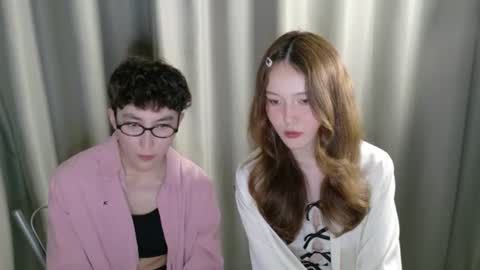 Li long hair and Ru short hair online show from 13, 6, 2026