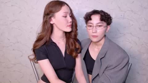Li long hair and Ru short hair online show from 21, 7, 2026