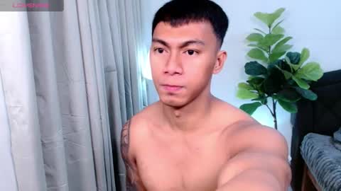 Snapshot of pinoymilker chatting on 12, 6, 2026 ethan online show from 12, 6, 2026