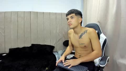 Snapshot of pipe_hot04 chatting on 9, 5, 2026 pipe hot04 online show from 9, 5, 2026