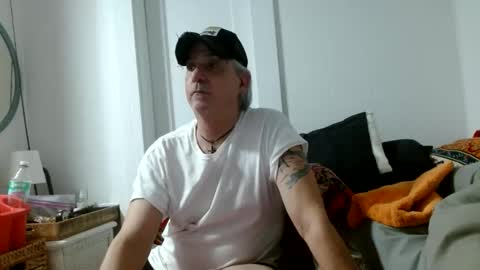 Snapshot of pirate334 chatting on 25, 5, 2026 pirate334 online show from 25, 5, 2026