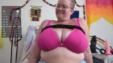 Snapshot of pisces_princess_ chatting on 10, 10, 2025 Em online show from 10, 10, 2025