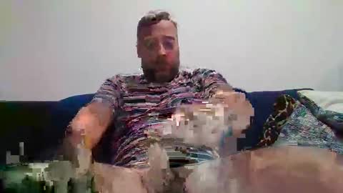 Snapshot of pislezg1 chatting on 12, 10, 2025 pislezg1 online show from 12, 10, 2025