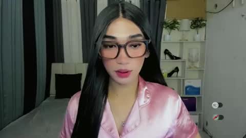 pixiedoll_ online show from 9, 3, 2026