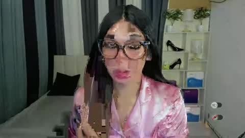 pixiedoll_ online show from 10, 3, 2026