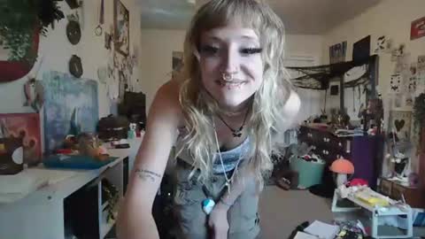 pixielovely online show from 3, 7, 2026