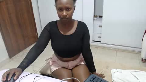 pixietease1 online show from 10, 11, 2025