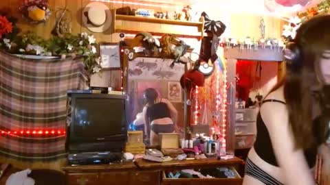 Izzy online show from 3, 12, 2024