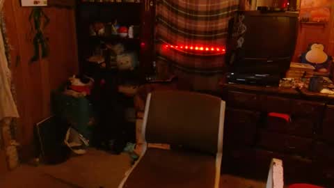 Izzy online show from 11, 12, 2024