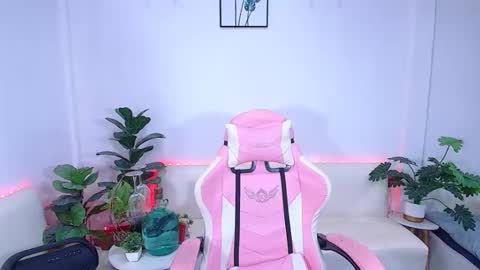 Ploysai online show from 9, 11, 2025