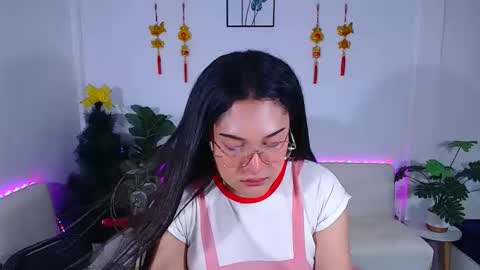 Ploysai online show from 21, 4, 2026