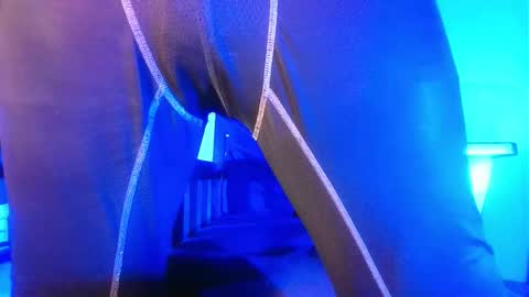 StraightPlush online show from 14, 2, 2026