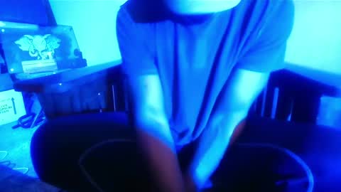 StraightPlush online show from 8, 5, 2026