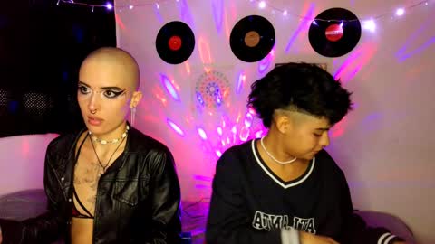   online show from 15, 12, 2024