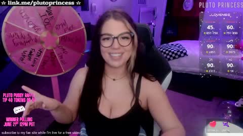 Snapshot of plutoprincess69 chatting on 29, 4, 2026 Pluto Princess online show from 29, 4, 2026