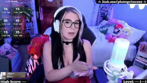 Snapshot of plutoprincess69 chatting on 31, 7, 2026 Pluto Princess online show from 31, 7, 2026