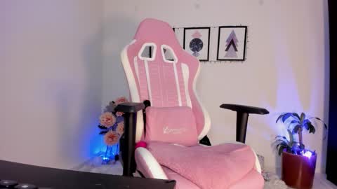 Snapshot of pocahontas_sensual chatting on 19, 11, 2025 Jasmine online show from 19, 11, 2025