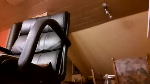 Snapshot of pointman72 chatting on 19, 10, 2025 pointman72 online show from 19, 10, 2025