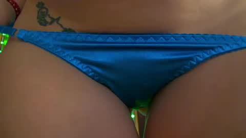 poison_milf_ online show from 25, 4, 2026