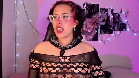 Snapshot of poison_willow chatting on 22, 9, 2025 Willow Hours 12pm to 630pm Colombian time FRIDAY AND SUNDAY FREE DAYS online show from 22, 9, 2025