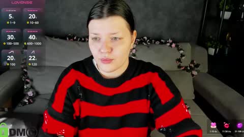 Polly online show from 7, 11, 2025