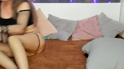 Polly online show from 9, 1, 2025