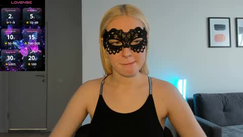 Snapshot of polly_skil chatting on 14, 5, 2026 polly_skil online show from 14, 5, 2026