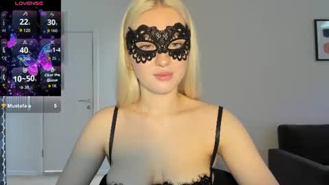 Snapshot of polly_skil chatting on 22, 6, 2026 polly_skil online show from 22, 6, 2026