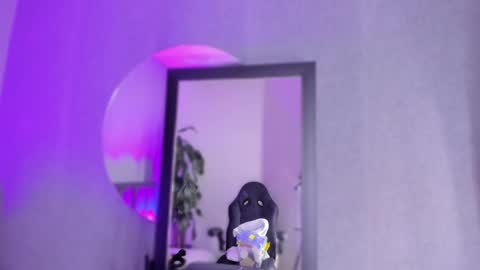 POLLY online show from 20, 2, 2025