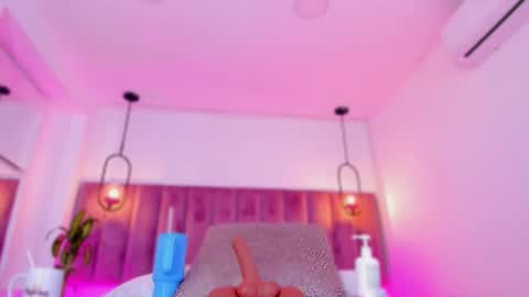 POLLY online show from 6, 3, 2026