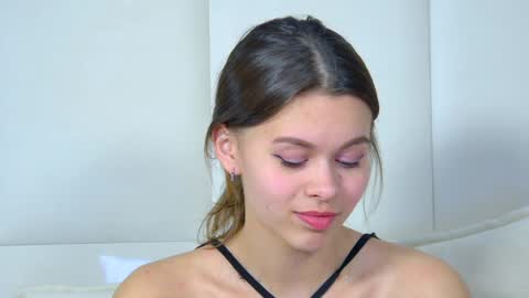 Polly online show from 3, 2, 2025