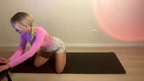 Snapshot of pollyy__mollyy chatting on 20, 7, 2026 Polly online show from 20, 7, 2026