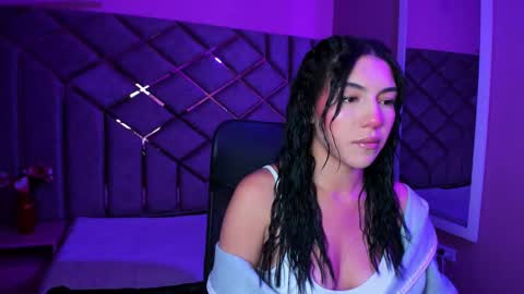 poly sasha  online show from 2, 12, 2025