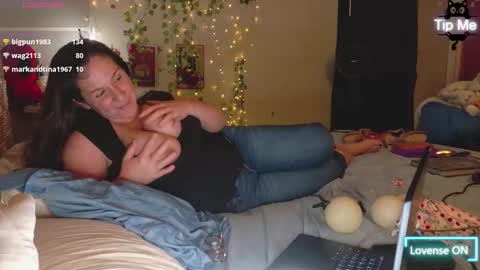 Snapshot of pooncahantits chatting on 16, 10, 2025 Emily at Home online show from 16, 10, 2025