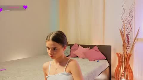 Olivia  online show from 17, 5, 2026