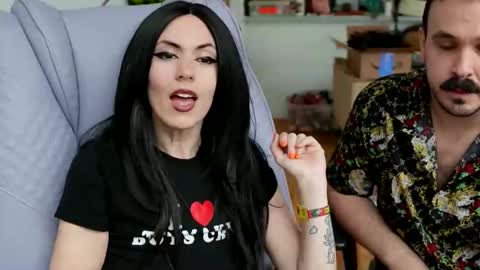 Snapshot of popstarsextape chatting on 19, 11, 2025 A cadia online show from 19, 11, 2025