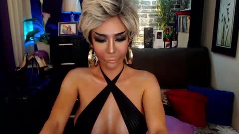Snapshot of pornstardiva chatting on 8, 4, 2026 DivaGray online show from 8, 4, 2026