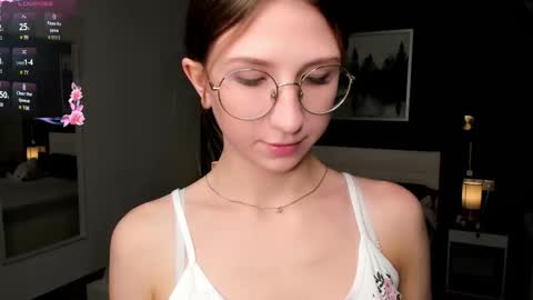 Elizabeth online show from 9, 10, 2025