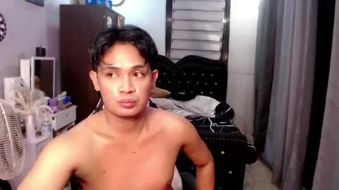 Snapshot of posiedon_cums chatting on 26, 6, 2026 VEeeAsian online show from 26, 6, 2026