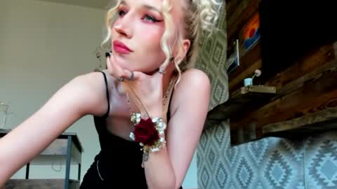 Snapshot of positivevibess chatting on 15, 5, 2026 positivevibess online show from 15, 5, 2026