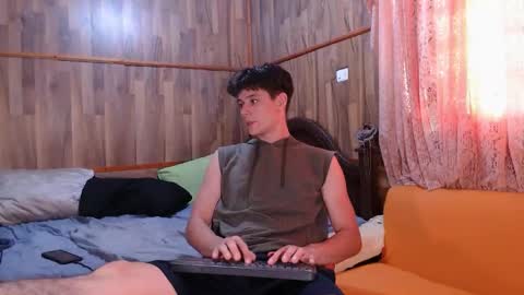 Snapshot of powertwinky chatting on 18, 12, 2024 chris independent online show from 18, 12, 2024