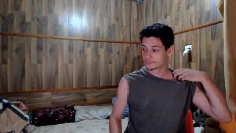 Snapshot of powertwinky chatting on 19, 12, 2025 chris independent online show from 19, 12, 2025