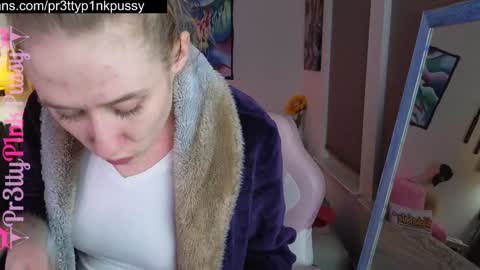 Snapshot of pr3ttyp1nkpussy chatting on 4, 2, 2025 Evangeline Eva Darling online show from 4, 2, 2025