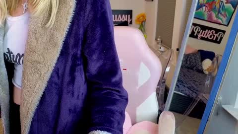 Snapshot of pr3ttyp1nkpussy chatting on 14, 11, 2025 Evangeline Eva Darling online show from 14, 11, 2025