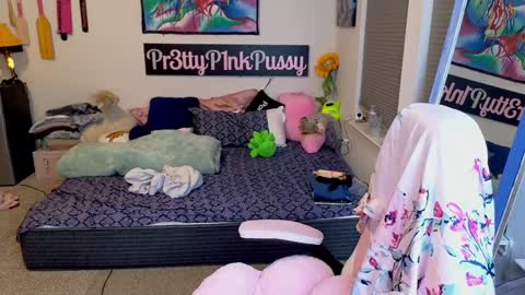 Snapshot of pr3ttyp1nkpussy chatting on 19, 11, 2025 Evangeline Eva Darling online show from 19, 11, 2025