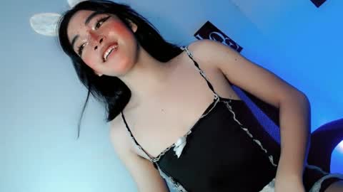 precious_laura18 online show from 17, 6, 2026